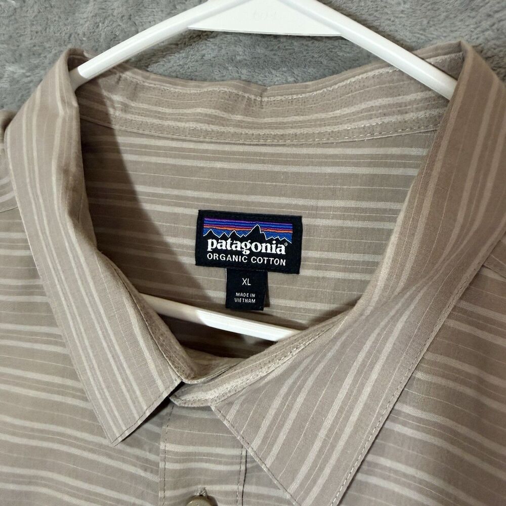 Patagonia Shirt Men XL Beige Striped Organic Cotton SS Outdoor Camping Button Up